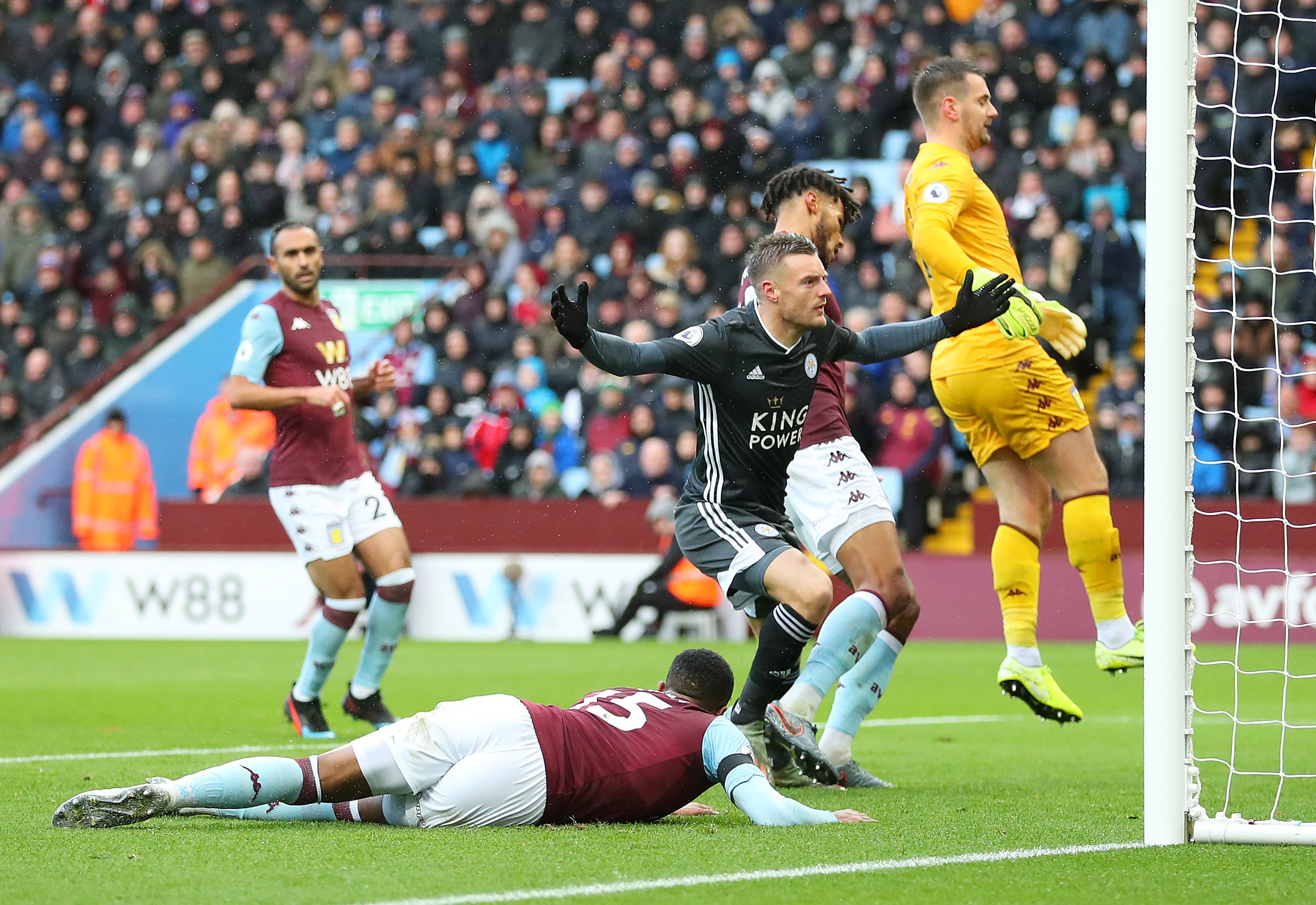 仿佛是他对 仿佛是他对